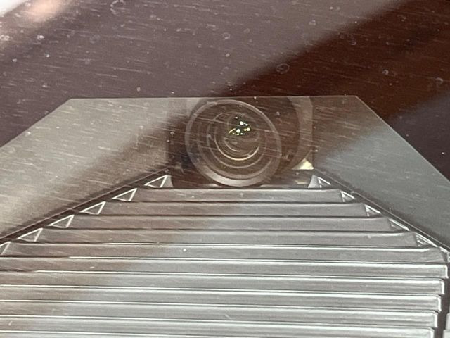 �y�z���_�Z���V���O�z���s���ɑO���̎ԗ�����F�����A�Փ˂������Ȏ��͌x��ƃu���[�L�ŏՓˉ���Ɣ�Q�y�����A�V�X�g�B�����S�Ƀh���C�u�����y���݂��������܂��B