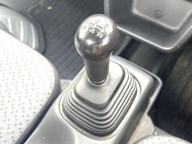 【フロア5速MT】走りの5速MT!!スポーティーな走行をお楽しみいただけます♪