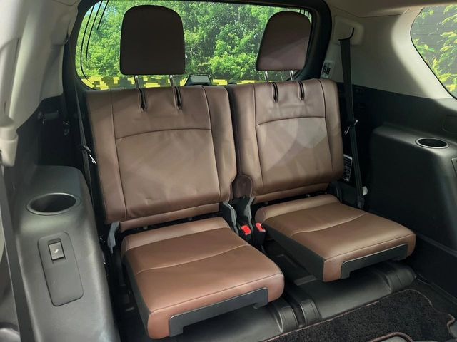 3列目シートはもちろん状態良好☆大人でもゆったりと座って頂けますので、大人数でのお出かけもラクラクです♪ご家族で、気の知れた仲間で、ドライブに行くのが楽しみですね♪