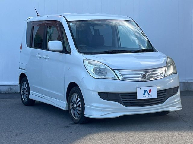 高透明度のガラス皮膜で撥水はもちろん、上質なツヤ・光沢を実現。紫外線や酸性雨から大切な愛車を保護し、色あせ・劣化を防止。「弾スプラッシュコート」、「弾プリミッサコート」からお選びいただけます。