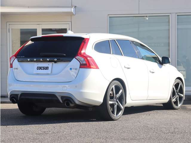 �G���W���I�C���̓t�����X��MOTUL(���`���[��)���g�p���Ă��܂��B�V���{���{�e���f���ɓK������قȂ�S�x�̃I�C�������p�ӂ��Ă��܂��B