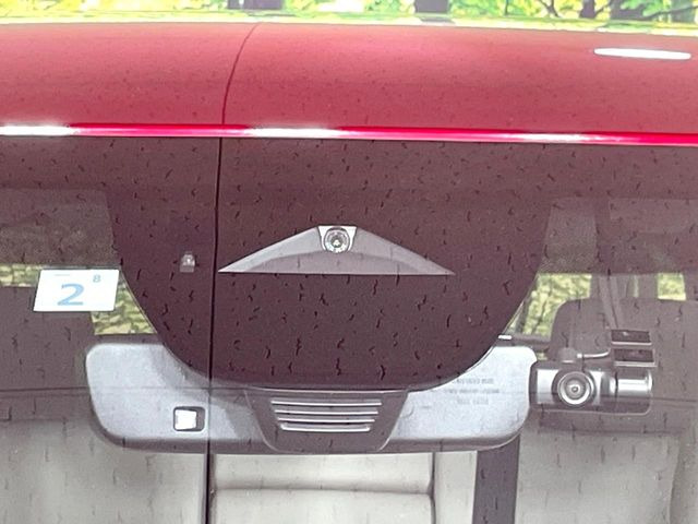 �yi-ACTIVESENSE�z���s���ɑO���̎ԗ�����F�����A�Փ˂������Ȏ��͌x��ƃu���[�L�ŏՓˉ���Ɣ�Q�y�����A�V�X�g�B�����S�Ƀh���C�u�����y���݂��������܂��B