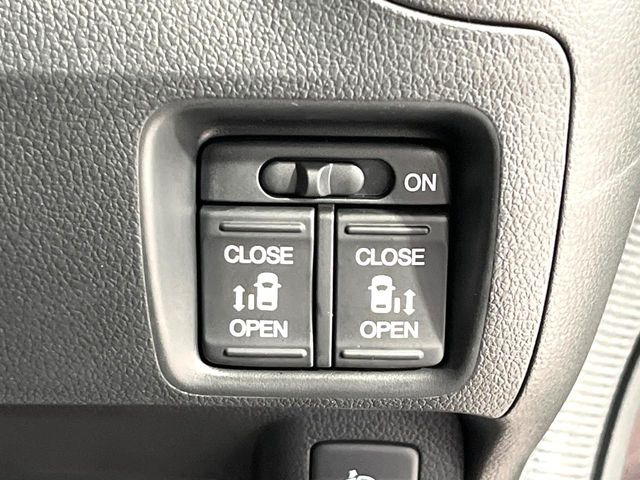 �y�����p���[�X���C�h�h�A�z�X�}�[�g�L�[��^�]�Ȃ̃X�C�b�`�Ō�ȗ����X���C�h�h�A�̊J���\���d��������͂����ăh�A���J����K�v�������A�����Ȃ��q�l�ł��ȒP�ɊJ���߂ł����K�ł���