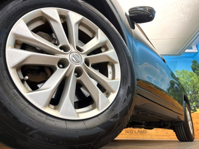 【純正17インチアルミホイール】外観にマッチした純正アルミホイールを装着しております。各種社外アルミホイールや、スタッドレスタイヤも取扱いしております。是非ご相談ください♪