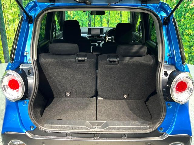 普段のお買い物や通勤、送迎等に十分な荷室スペースを確保しております。セカンドシートを倒すと、大きな荷物の積載も可能です♪