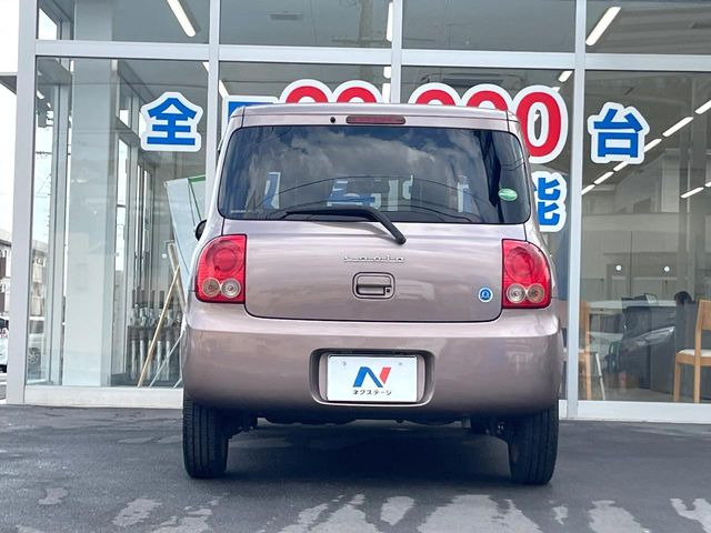 安心の最長10年・走行無制限保証(有償)をご用意。保証内容も充実はもちろん、無料点検&オイル交換や、年中無休の全国・24時間ロードサービスも付帯されておりますのでご安心下さい。