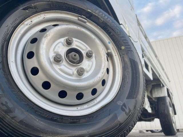 【スチールホイール】ネクステージでは『社外アルミホイール』も好評発売中!有名ブランドからお値打ちなアルミまで幅広くご提案致します♪スタッドレスタイヤも取り扱っておりますのでお任せ下さい!