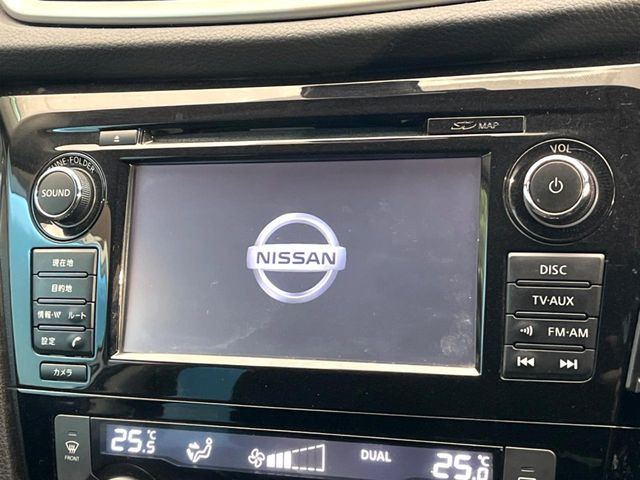 【メーカー純正ナビ】インテリアに溶け込むスタイリッシュな「専用設計」メーカーナビを装備♪視認性や操作性など基本性能にも優れ、より上質なカーライフをお楽しみいただけます。