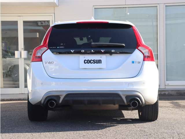 ���s�^�G���W���ɂ̓{���{�̔F�؂��擾����MOTUL�̍����I�C��SPECIFIC RBS0-2AE(0W-20)���g�p���܂��B