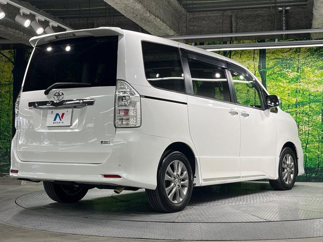 ☆全国のネクステージからお取り寄せが可能※!遠方の店舗に展示してあるクルマが気になる場合も、最寄りの店舗でご覧いただくことが可能です!是非私たちに要望をお聞かせください!※別途費用