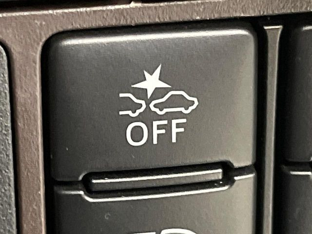 �y�X�}�[�g�A�V�X�g�z���s���ɑO���̎ԗ�����F�����A�Փ˂������Ȏ��͌x��ƃu���[�L�ŏՓˉ���Ɣ�Q�y�����A�V�X�g�B�����S�Ƀh���C�u�����y���݂��������܂��B