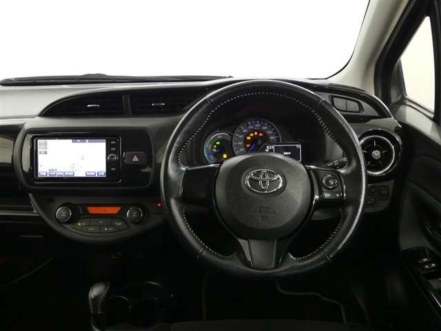 ヴィッツ1.5 ハイブリッド F セーフティ エディションII