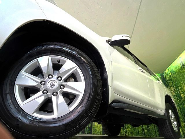 �y����17�C���`�A���~�z�C�[���z�O�ςɃ}�b�`���������A���~�z�C�[���𑕒����Ă���܂��B�e��ЊO�A���~�z�C�[����A�X�^�b�h���X�^�C�����戵�����Ă���܂��B���񂲑��k����������