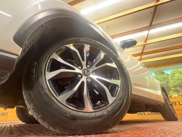 �y�����I�v�V����18�C���`�A���~�z�C�[���z�����I�v�V�����z�C�[���𑕒��B���s���\�̌���ɉ����A�O�ς����X�^�C���b�V���ɂȂ��Ă��܂��B