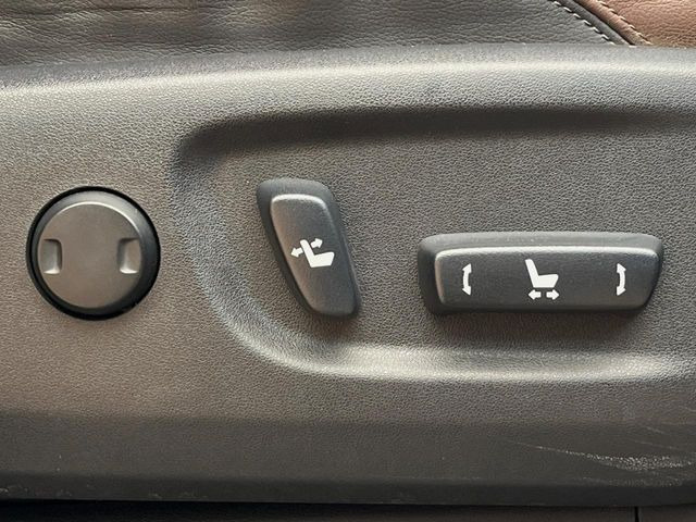 【パワーシート】スイッチ一つで簡単にシートの微調整が可能!電動だから力もいりません!快適なシートポジションにセットして、快適なドライブをお楽しみください。