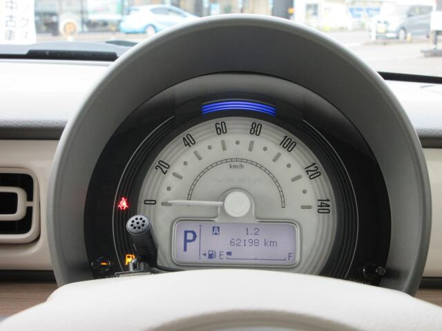 �V���v���Ō��₷���f�U�C���̃��[�^�[�p�l���ł��B�Ԃ̏�񂪕\�������厖�ȏꏊ�����炱�����₷������؂ł��ˁB