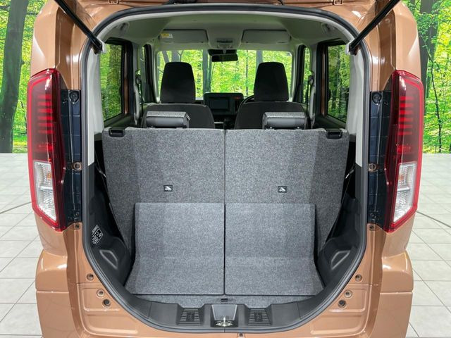 ���i�̂���������ʋ΁A���}���ɏ\���ȉ׎��X�y�[�X���m�ۂ��Ă���܂��B�Z�J���h�V�[�g��|���ƁA�傫�ȉו��̐ύڂ��\�ł���