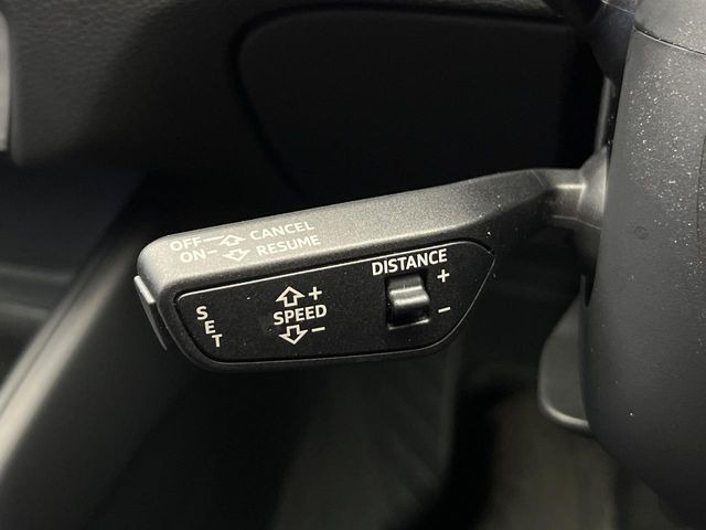 ●アダプティブクルーズコントロール:前の車との車間距離を一定にとりつつ、一定速度で自動走行してくれる次世代のクルーズコントロール!主に高速道路や自動車専用道路で使用する便利な機能です!