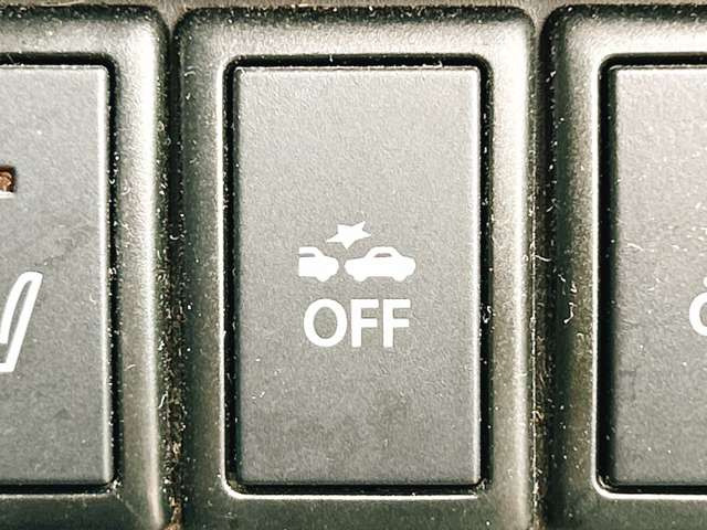 �y�Փˌy�����u�z���s���ɑO���̎ԗ�����F�����A�Փ˂������Ȏ��͌x��ƃu���[�L�ŏՓˉ���Ɣ�Q�y�����A�V�X�g�B�����S�Ƀh���C�u�����y���݂��������܂��B