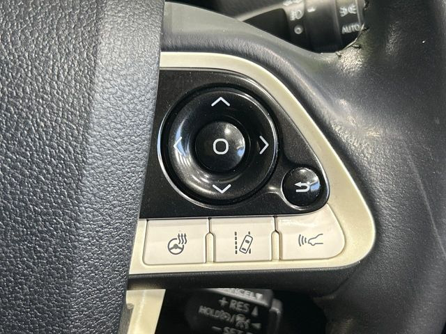 【レーダークルーズコントロール】高速道路での長距離走行が楽に!!自動で速度を保つクルーズコントロールが、衝突軽減システムと連携し、前方の車両を感知して車間を保つように速度調節してくれます!!