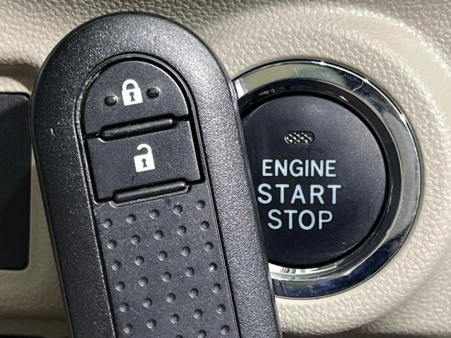 �y�L�[�t���[�V�X�e���z�J�o����|�P�b�g�ɓ��ꂽ�܂܂ł��h�A�̎{���E�������\�ȃX�}�[�g�L�[�𑕔��B�G���W���̃I���E�I�t�����J�M�����o���K�v����������Ƃ��Ă��֗��ł���