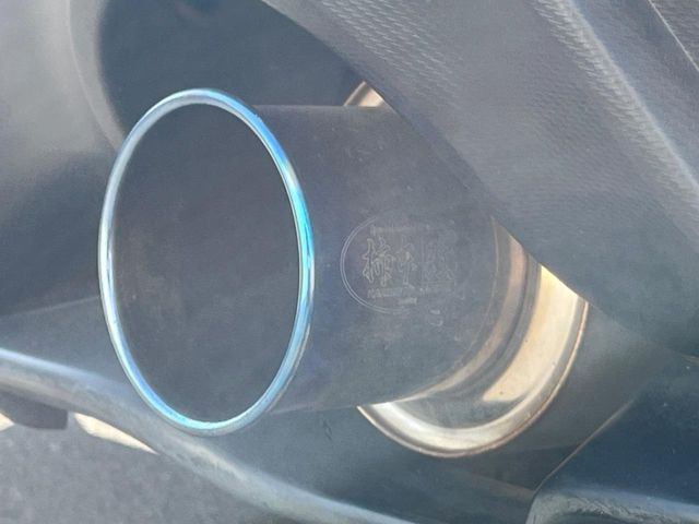 【柿本製マフラー】純正にはない個性あふれる「後ろ姿」を演出する柿本マフラー付き!ビジュアル・サウンド共にこだわりの一台に仕上がっております♪