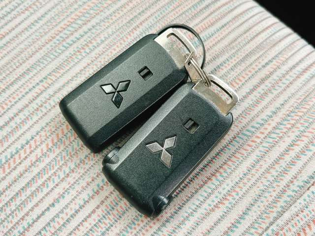 �y�X�}�[�g�L�[&�v�b�V���X�^�[�g�V�X�e���z�J�o����|�P�b�g�ɓ��ꂽ�܂܃h�A�̊J���ł��A�����^�b�`�Ŋy�X�G���W�����������܂���