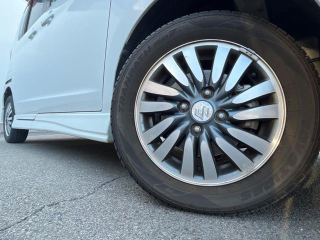 【純正14インチアルミホイール】外観にマッチした純正アルミホイールを装着しております。各種社外アルミホイールや、スタッドレスタイヤも取扱いしております。是非ご相談ください♪