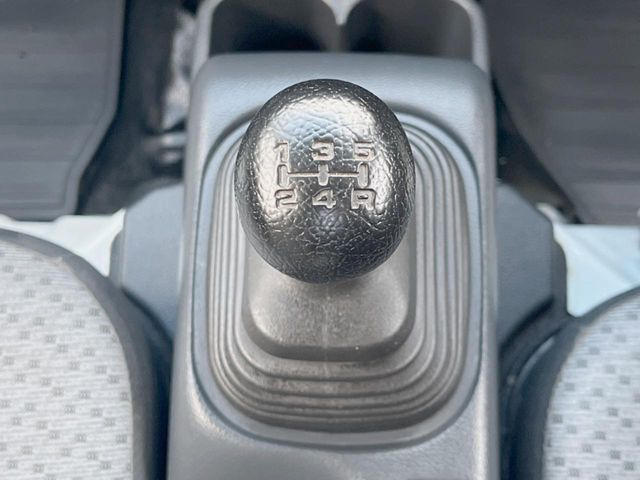 【フロア5速MT】走りの5速MT!!スポーティーな走行をお楽しみいただけます♪