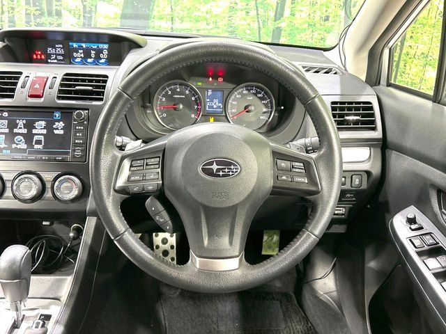 �y�����v�����X�e�A�����O�z�㎿�Ȋv���g�p���邱�ƂŁA��ɂ����������݂ƂĂ��^�]���₷���n���h���ł���