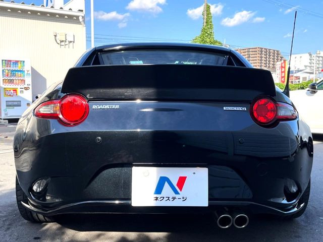 安心の最長10年・走行無制限保証(有償)をご用意。保証内容も充実はもちろん、無料点検&オイル交換や、年中無休の全国・24時間ロードサービスも付帯されておりますのでご安心下さい。