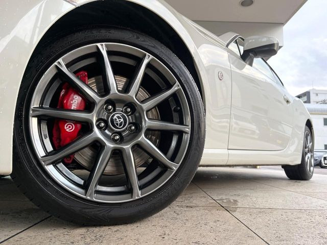 �y�����I�v�V����17�C���`�A���~�z�C�[���z�����I�v�V�����z�C�[���𑕒��B���s���\�̌���ɉ����A�O�ς����X�^�C���b�V���ɂȂ��Ă��܂��B