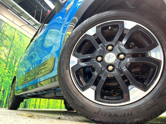 【純正15インチアルミホイール】外観にマッチした純正アルミホイールを装着しております。各種社外アルミホイールや、スタッドレスタイヤも取扱いしております。是非ご相談ください♪