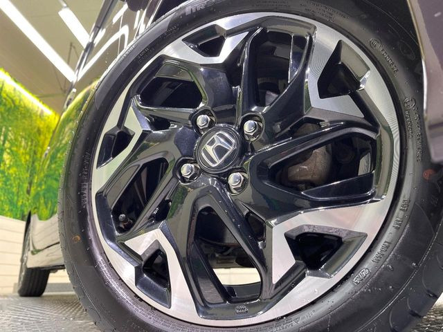 �y����15�C���`�A���~�z�C�[���z�O�ςɃ}�b�`���������A���~�z�C�[���𑕒����Ă���܂��B�e��ЊO�A���~�z�C�[����A�X�^�b�h���X�^�C�����戵�����Ă���܂��B���񂲑��k����������