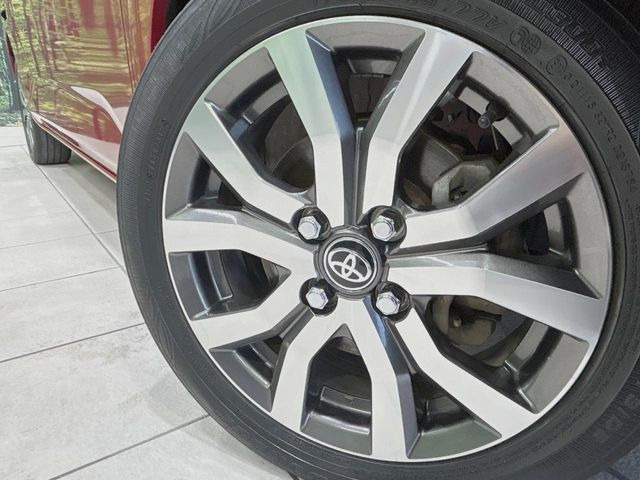 �y����15�C���`�A���~�z�C�[���z�O�ςɃ}�b�`���������A���~�z�C�[���𑕒����Ă���܂��B�e��ЊO�A���~�z�C�[����A�X�^�b�h���X�^�C�����戵�����Ă���܂��B���񂲑��k����������