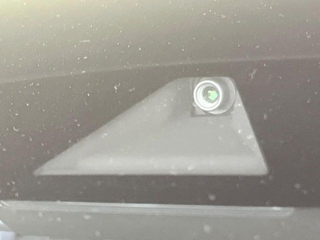 �y�G�}�[�W�F���V�[�u���[�L�z���s���ɑO���̎ԗ�����F�����A�Փ˂������Ȏ��͌x��ƃu���[�L�ŏՓˉ���Ɣ�Q�y�����A�V�X�g�B�����S�Ƀh���C�u�����y���݂��������܂��B