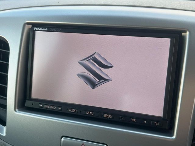 �y�����i�r�z�l�C�̏����i�r�𑕔����Ă���܂��B�i�r�̎g���₷���͂������A�I�[�f�B�I�@�\���[��!�L�����v�◷�s�͂������A�ʋ΂┃�����ȂǕ��i�̃h���C�u���y�����Ȃ�͂���