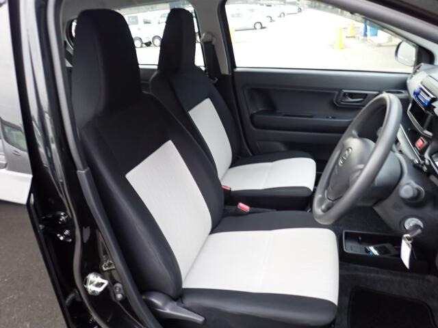 フロントシート、状態良好で安心です。大きな汚れもなく安心です