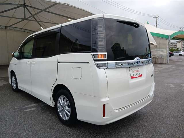 ヴォクシー1.8 ハイブリッド V