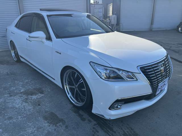 クラウンハイブリッド 2.5 ロイヤルサルーン