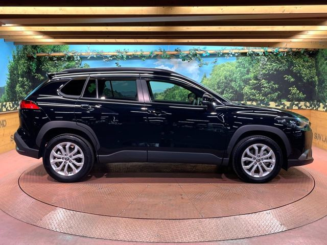 高透明度のガラス皮膜で撥水はもちろん、上質なツヤ・光沢を実現。紫外線や酸性雨から大切な愛車を保護し、色あせ・劣化を防止。「弾スプラッシュコート」、「弾プリミッサコート」からお選びいただけます。