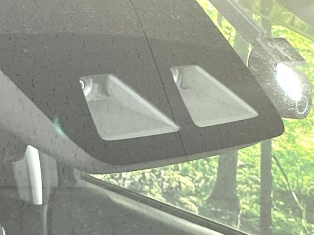 �y�X�}�[�g�A�V�X�g�z���s���ɑO���̎ԗ�����F�����A�Փ˂������Ȏ��͌x��ƃu���[�L�ŏՓˉ���Ɣ�Q�y�����A�V�X�g�B�����S�Ƀh���C�u�����y���݂��������܂��B