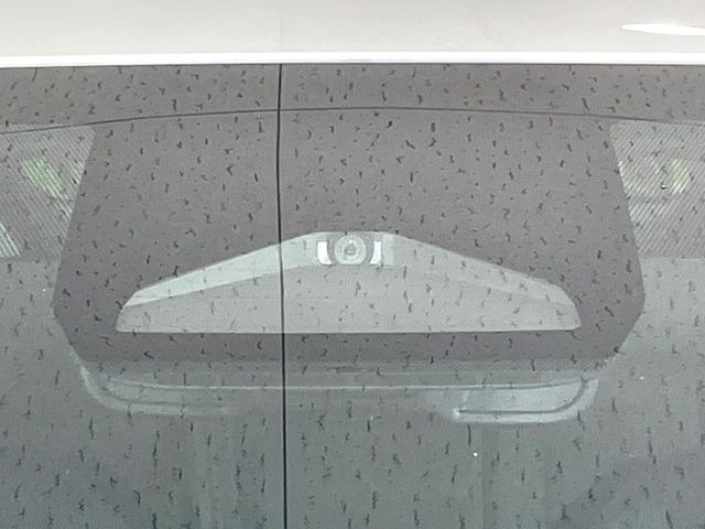 �y�g���^�Z�[�t�e�B�Z���X�z���s���ɑO���̎ԗ�����F�����A�Փ˂������Ȏ��͌x��ƃu���[�L�ŏՓˉ���Ɣ�Q�y�����A�V�X�g�B�����S�Ƀh���C�u�����y���݂��������܂��B