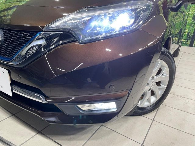 �yLED�w�b�h���C�g�z���V����ԑ��s�����ǍD�Ȏ��E���m�ۂ����S���ĉ^�]�ł��鍂�P�xLED�w�b�h���C�g�𑕔�!�_�����x�������A����d�͂��}�����Ă��܂��B