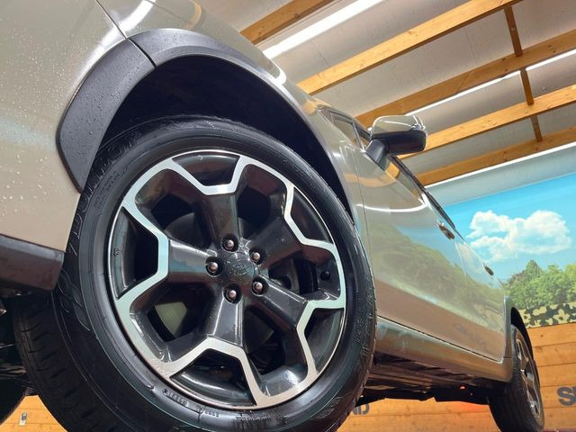 �y����17�C���`�A���~�z�C�[���z�O�ςɃ}�b�`���������A���~�z�C�[���𑕒����Ă���܂��B�e��ЊO�A���~�z�C�[����A�X�^�b�h���X�^�C�����戵�����Ă���܂��B���񂲑��k����������