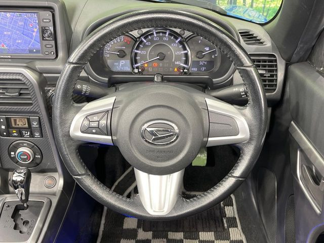 【ステアリングスイッチ】運転中、前方から目線をそらすことなく、オーディオ等の操作が可能な便利機能!安心&快適なドライブを演出してくれます♪