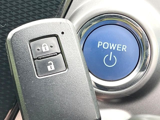 �y�X�}�[�g�L�[�z�J�o����|�P�b�g�ɓ��ꂽ�܂܂ł��h�A�̎{���E�������\�ȃX�}�[�g�L�[�𑕔��B�G���W���̃I���E�I�t�����J�M�����o���K�v����������Ƃ��Ă��֗��ł���