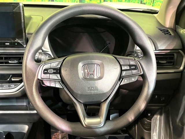 �y�X�e�A�����O�X�C�b�`�z�^�]���A�O������ڐ������炷���ƂȂ��A�I�[�f�B�I���̑��삪�\�ȕ֗��@�\!���S&���K�ȃh���C�u�����o���Ă���܂���