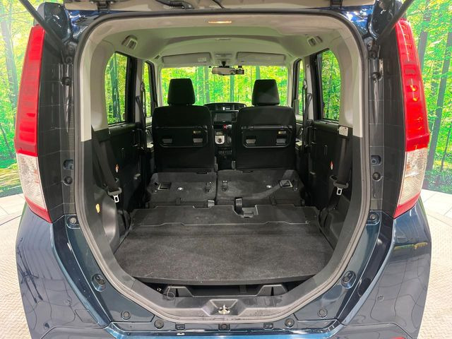 ���i�̂���������ʋ΁A���}���ɏ\���ȉ׎��X�y�[�X���m�ۂ��Ă���܂��B�Z�J���h�V�[�g��|���ƁA�傫�ȉו��̐ύڂ��\�ł���