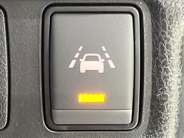 �y�C���e���W�F���gLI�z���s���̎Ԑ�����͂ݏo�������Ȏ��A�x�����Ƌ��ɃX�e�A�����O�ƃu���[�L�𐧌䂵�A�Ԑ����𑖍s����l�ɃA�V�X�g�B�����S�ȉ^�]���T�|�[�g���Ă���܂�!